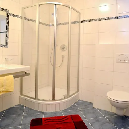 - Restaurant Platzwirt Otel