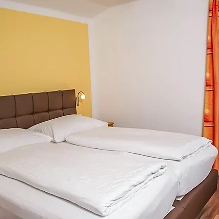 - Restaurant Platzwirt Hotell Rauris