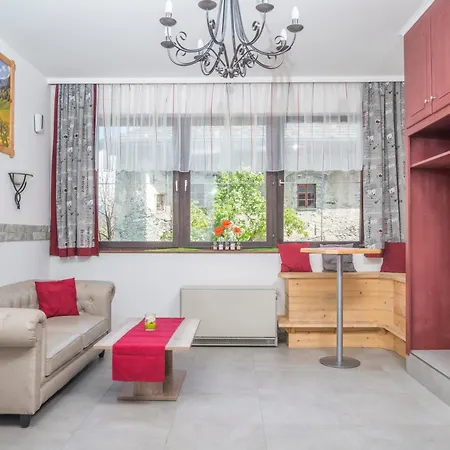 - Restaurant Platzwirt 酒店 劳里斯